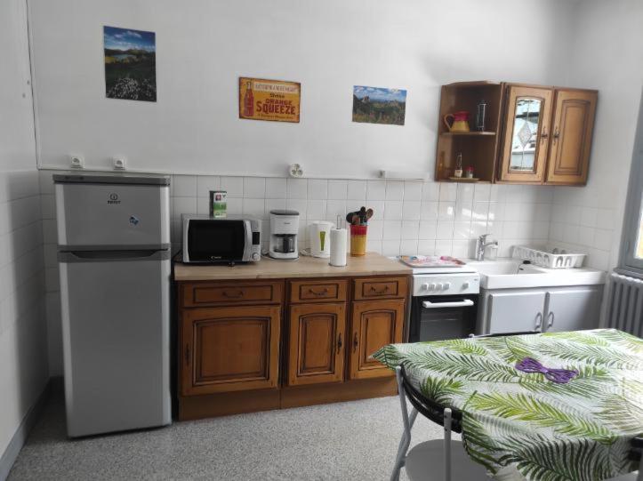 Iris, Gite Saint Antoine, Orcival, Entre Sancy Et Volcans D'Auvergne Exterior foto