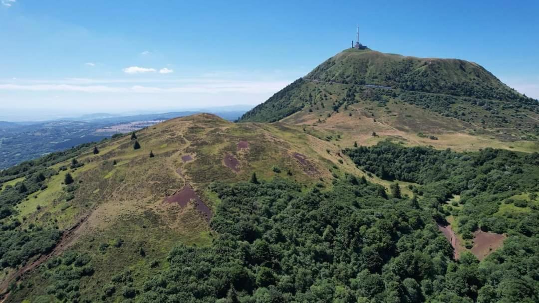 Iris, Gite Saint Antoine, Orcival, Entre Sancy Et Volcans D'Auvergne Exterior foto